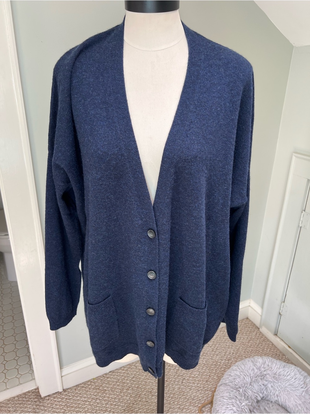 Theory 100% Cashmere Navy V-Neck Button Cardigan Oversized LG Preppy Soft